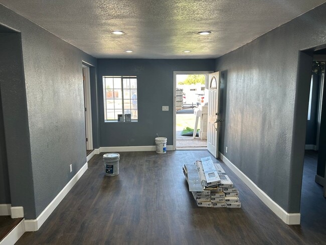 Photo - 508 W 11th St Unit 1