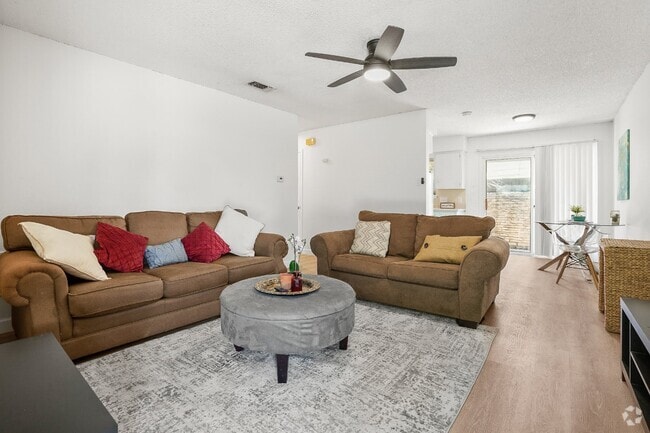 Building Photo - "Charming 2-Bed Duplex in Austin's Vibrant... Unit A Rental