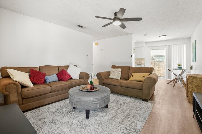 "Charming 2-Bed Duplex in Austin's Vibrant... - "Charming 2-Bed Duplex in Austin's Vibrant... Apartment Unit A