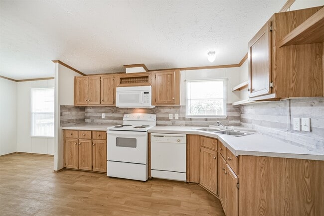 Photo - 33205 Wedgewood Dr