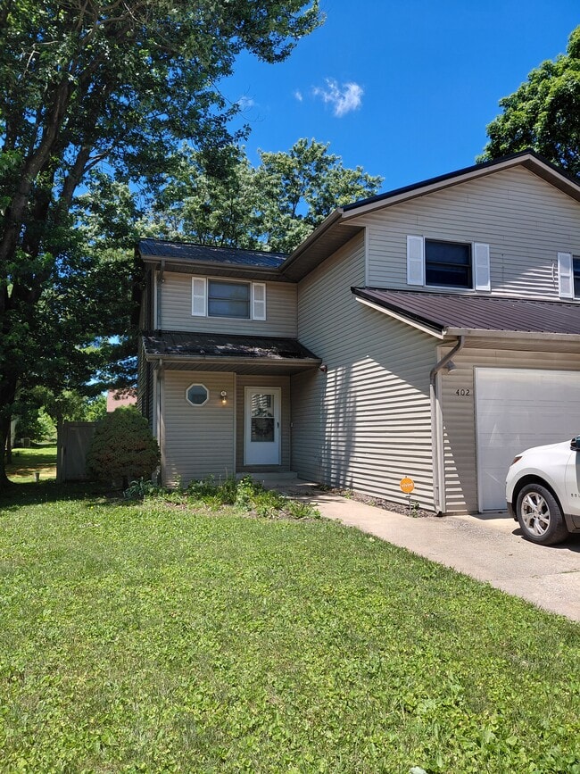 Photo - 402 s. Village Ct.