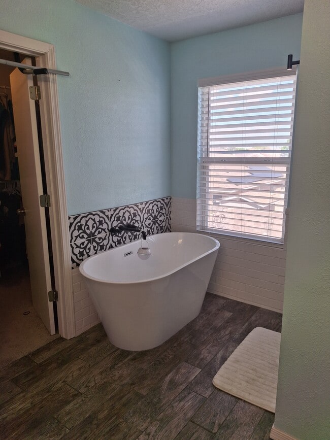 Photo - 9408 Calico Pl NW