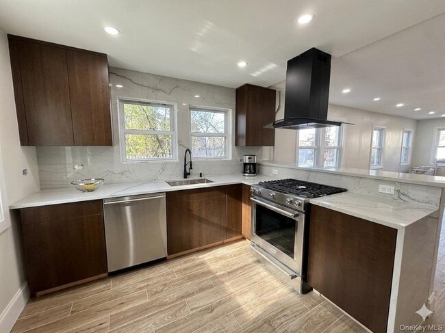 Photo - 2674 Johnson Pl