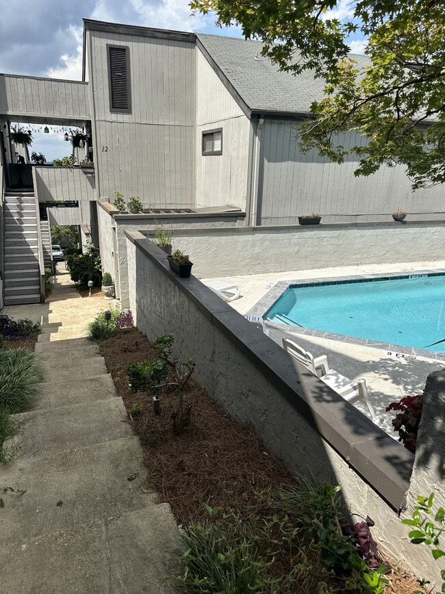 Building Photo - 3350 Altamont Rd Rental