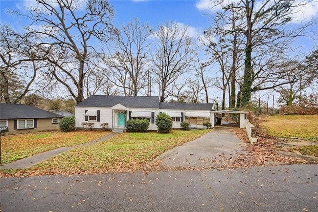 Photo - 725 Matilda Pl NW