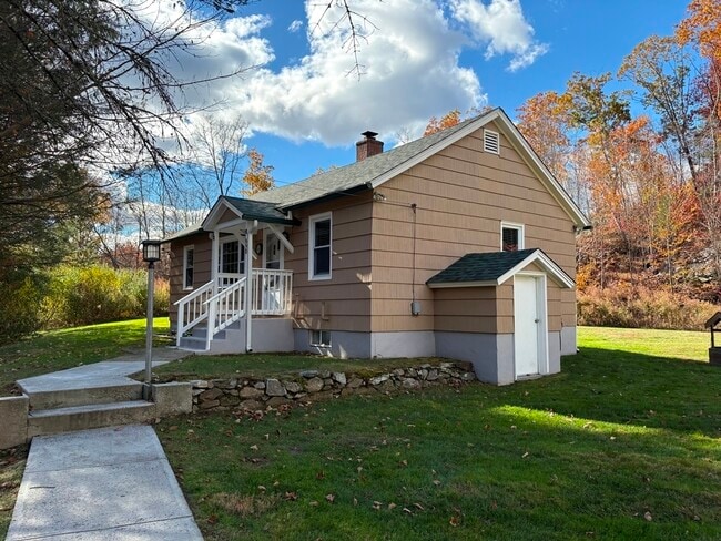 Building Photo - 690 Greystone Rd