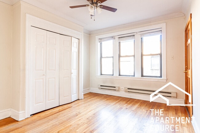 Photo - 837 W Cornelia Ave Unit 3N