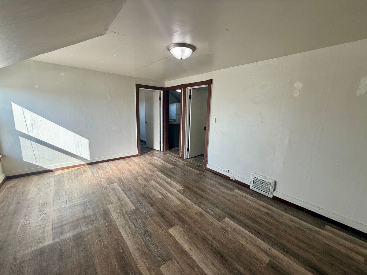 Photo - 1305 Merrill Ave Unidad #1