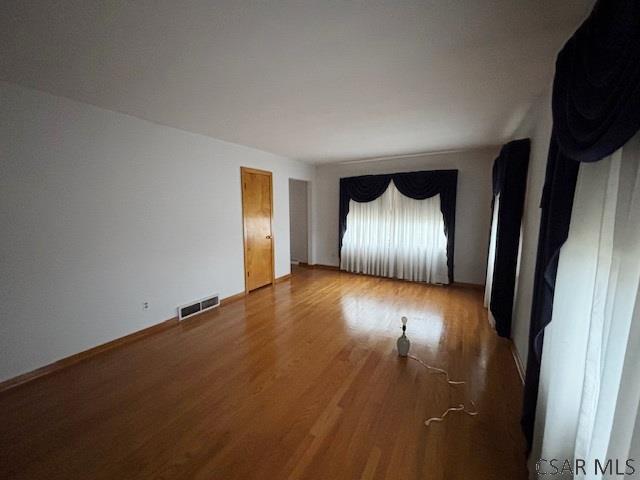 Photo - 469 Duwell St