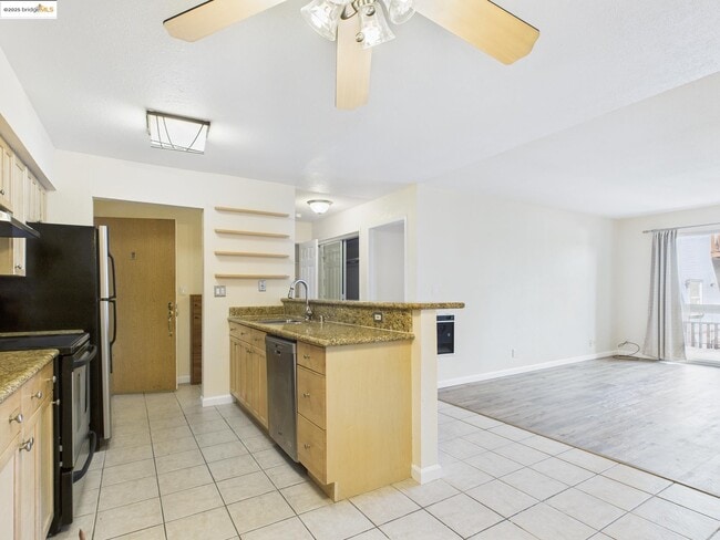 Building Photo - 466 Crescent St Unit 102