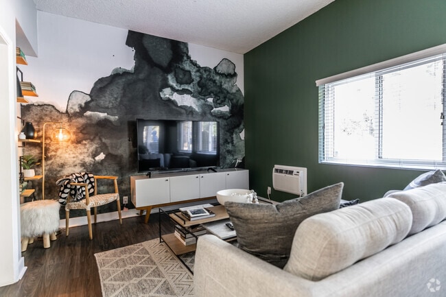 1HAB, 1BA - 750&nbsp;ft² - Axiom Westwood