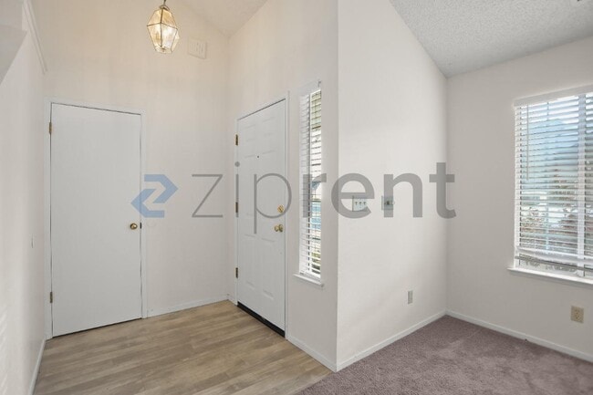 Photo - 8665 N Cedar Ave