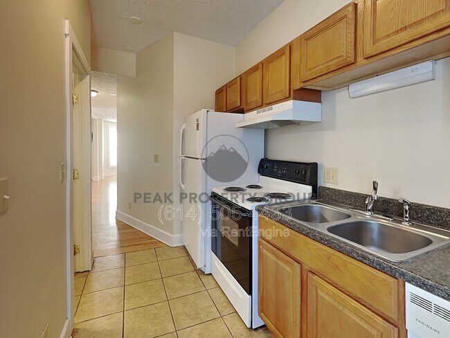 Photo - 1394 1/2 Indianola Ave Unidad C