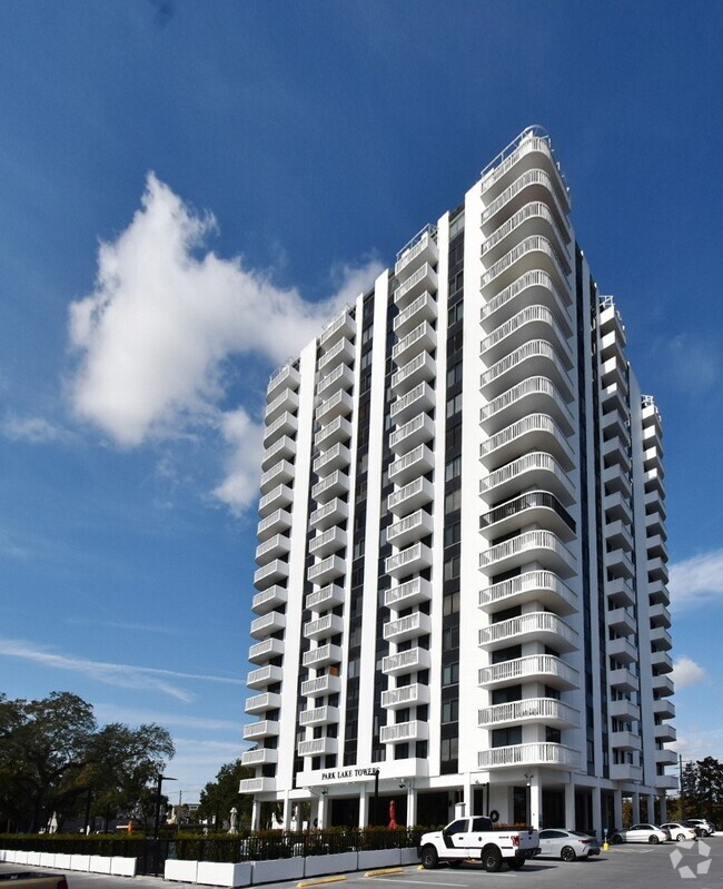 Building Photo - 400 E Colonial Dr Rental