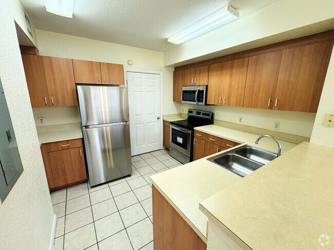 Building Photo - 705 Belmont Ln Rental