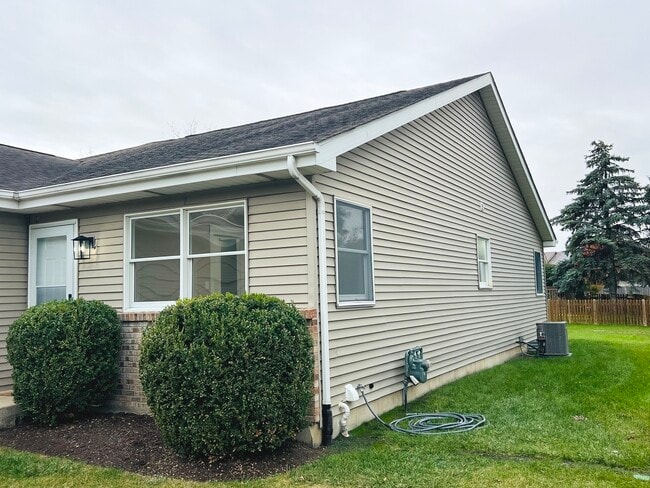 Photo - 109 Ravinia Dr