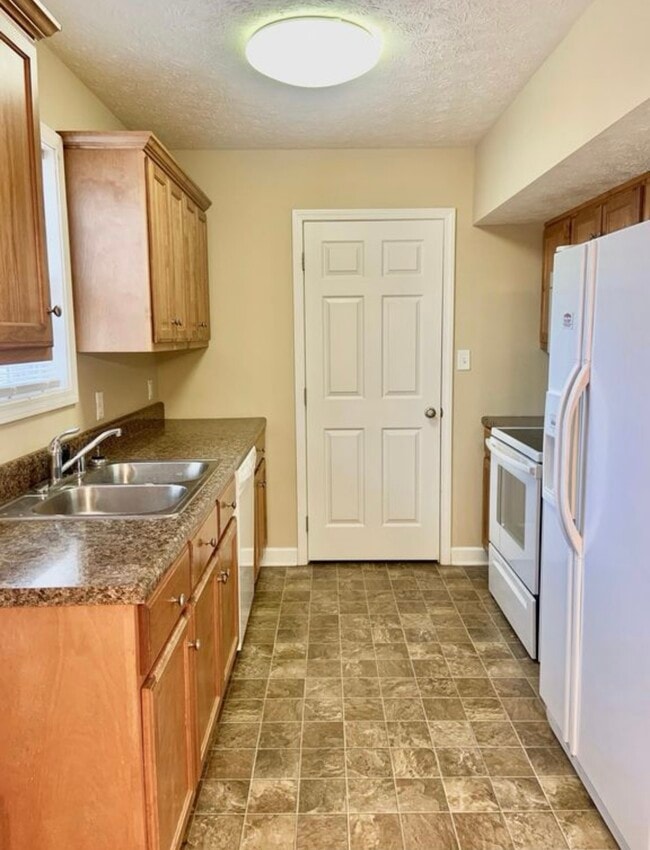 Photo - 161 McFadin Station St