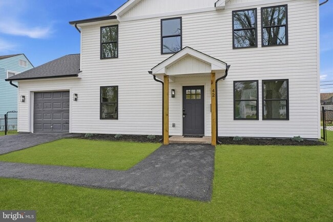 Building Photo - 20 Redbrook Ln