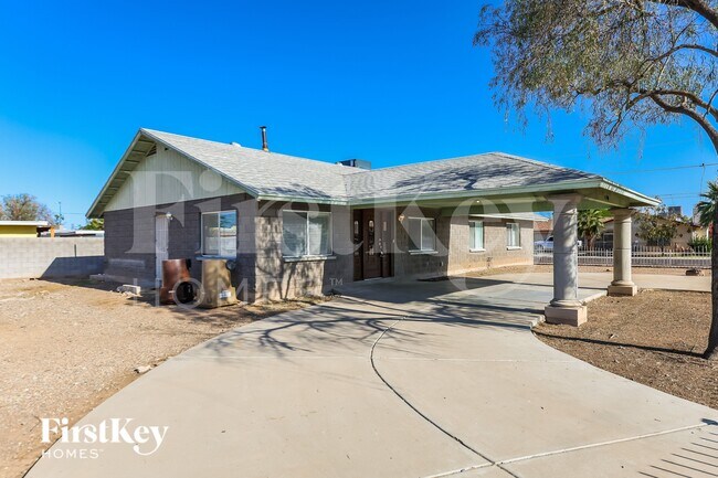 Photo - 11740 N 80th Dr