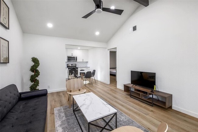 Photo - 10509 Macmora Rd