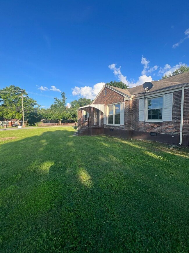 Photo - 2323 Sweetwood Rd Unit B