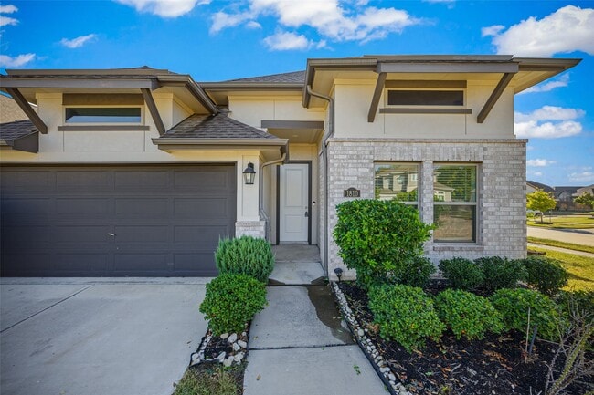 Photo - 1810 Winston Store Lp