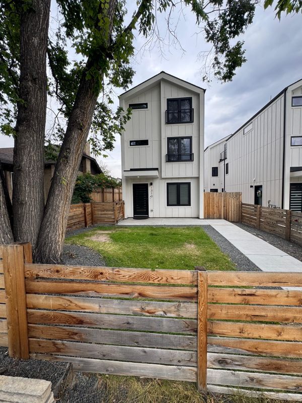 Photo - 1310 Zenobia St