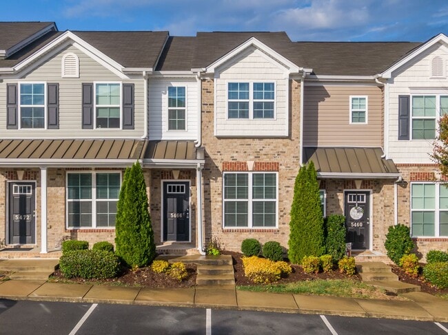 Building Photo - Modern 2-Bedroom Townhome in Winston Salem
