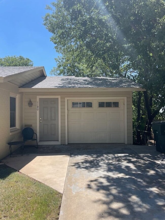 Photo - 1140 Highland Ave