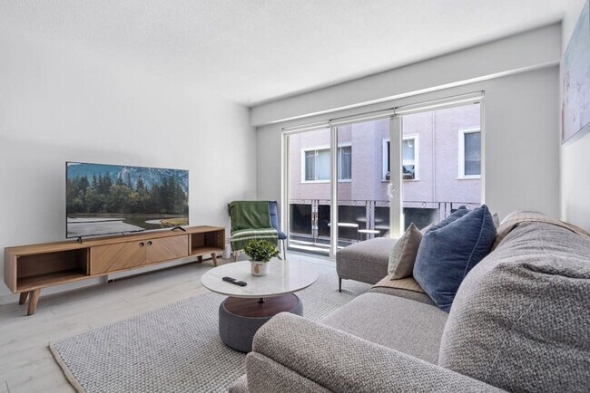 Photo - 1550 W 11th Ave Unit ID1051827P