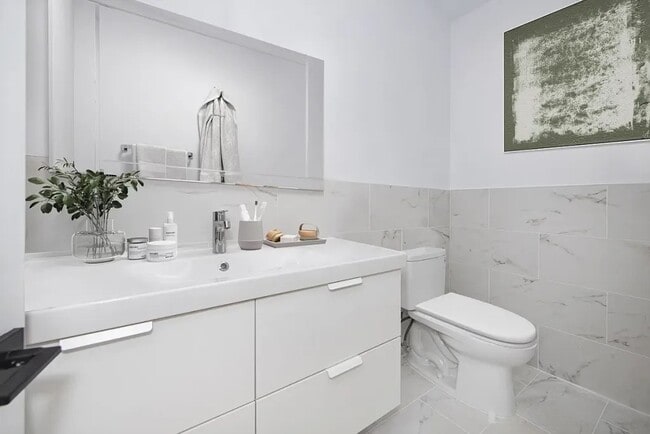 Photo - Furnished room/NOT APARTMENT Unit 4