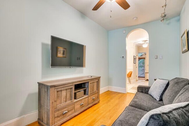 Photo - 608 Madison St