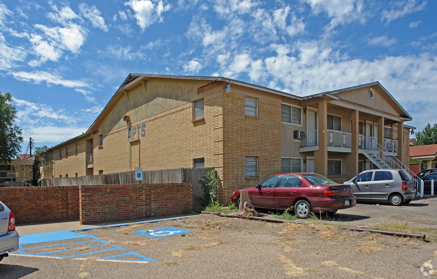 Colony House Apartments - Colony House Apartments