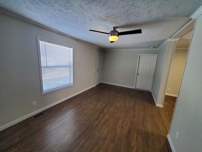 Photo - 8 Swallow Ct