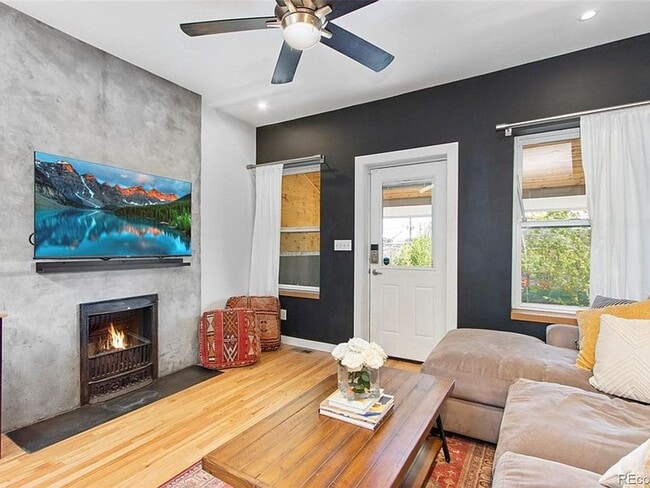 Photo - In the Heart of Highlands 2 Bedroom 1 Bath Row Home!