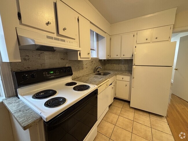 Building Photo - 94 Tyler St Unit #N Rental