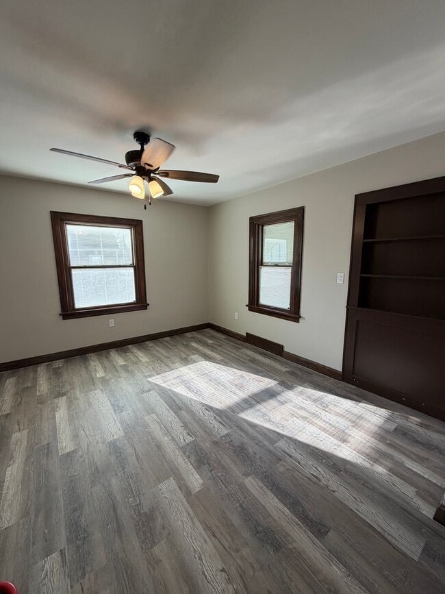 Photo - 3 Bedroom House - Rock Island