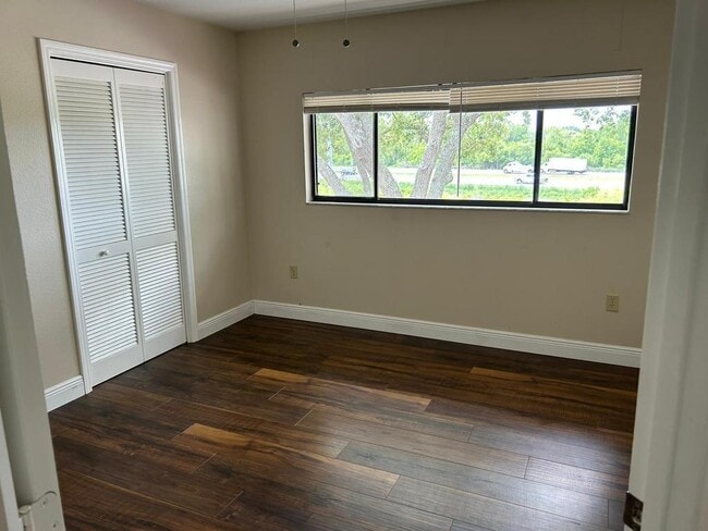 Photo - 222 Carpenters Way