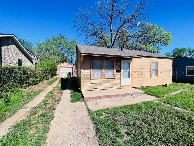 Photo - 2509 Spiller St