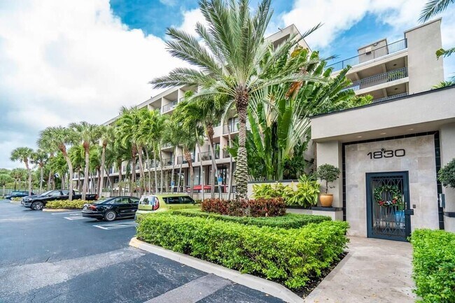 Building Photo - 1830 Embassy Dr Unit 121