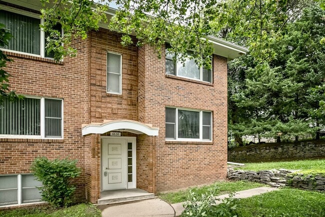 Building Photo - 1-Bed and 1-Bath Apartment Available! Unit 6640-9