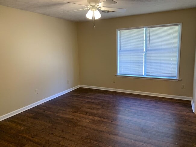 Photo - Spacious 3 Bedroom, 2 Bath Home in Prime Location!