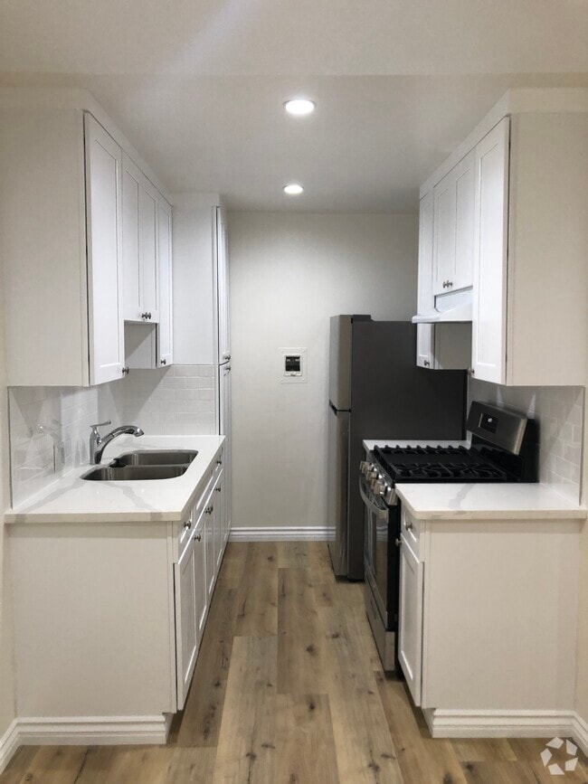 1 Bdrm; Granite countertops; SS Appl; Plenty of cupboards and Pantry - 1517 11th St Rental