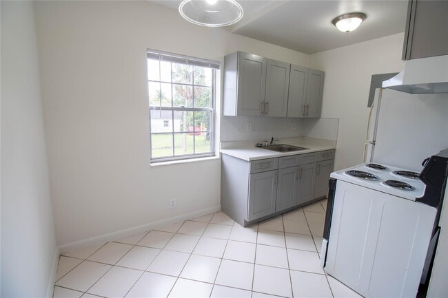 Photo - 1505 SW 2nd St Unidad 201