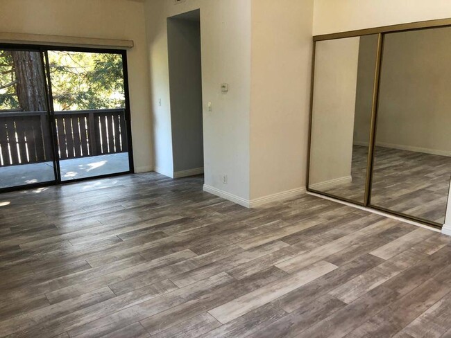 Photo - 815 Camelback Pl Condo