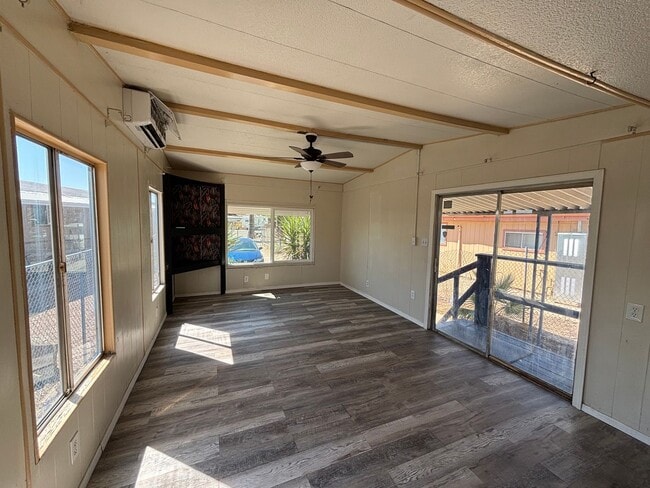 Building Photo - 1326 W Hadley St