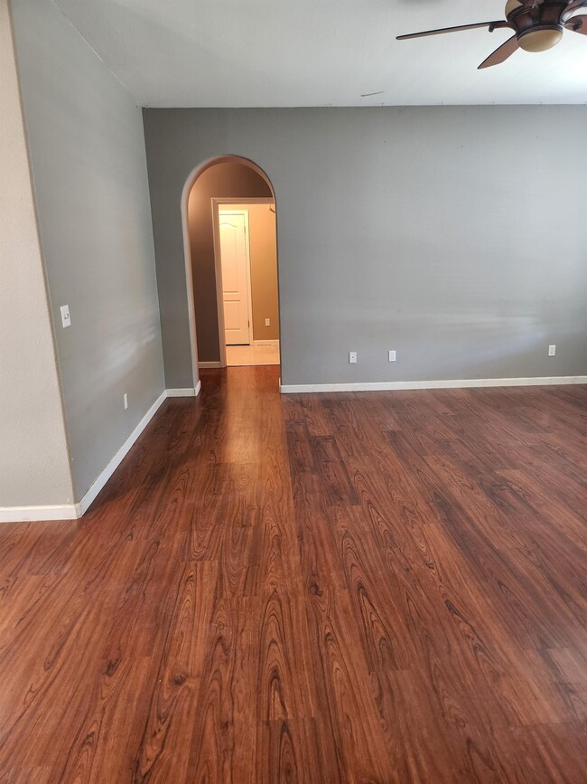 Photo - 682 W Forest St