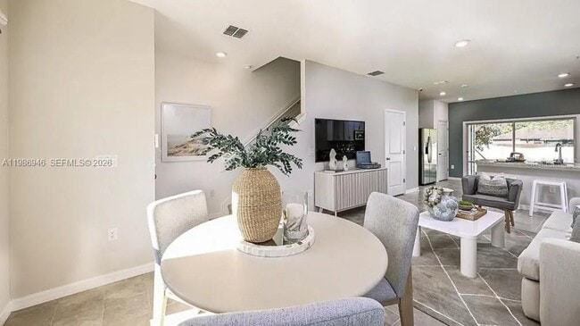 Photo - 3010 Skyline Lp