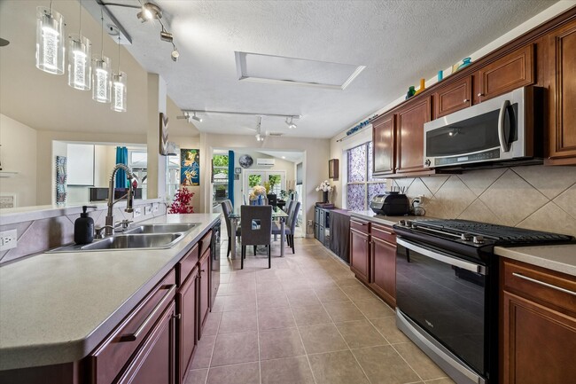 Photo - 2802 White Sands Dr