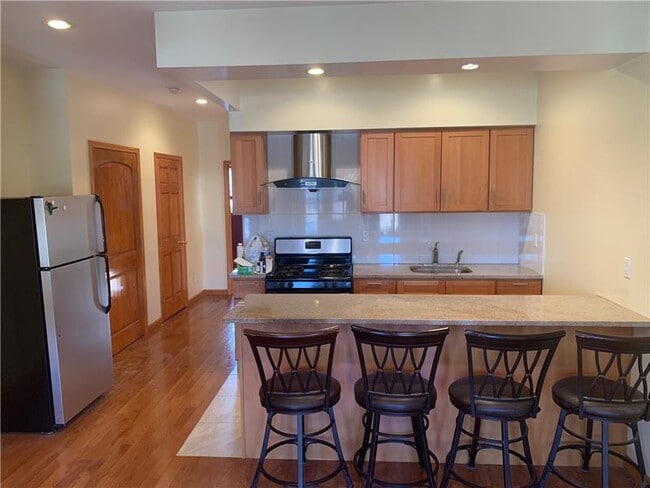 Building Photo - 312 76th St Rental